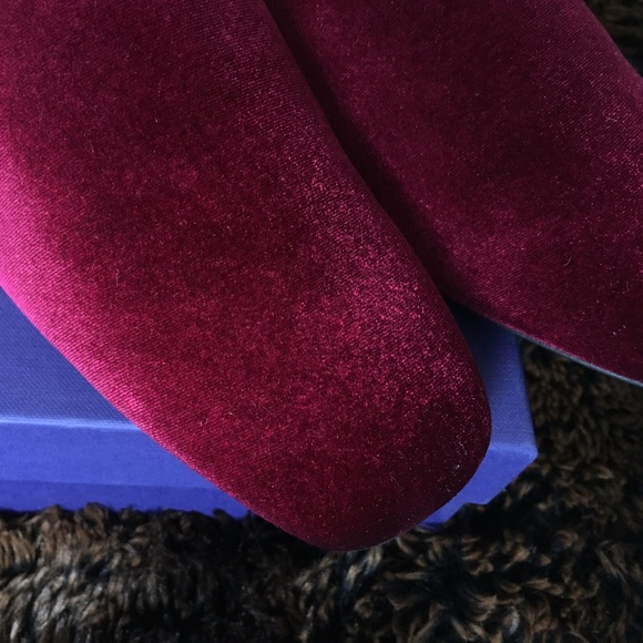 NWT, RARE! Stuart Weitzman Mulearky Velvet Mules - Picture 3 of 4